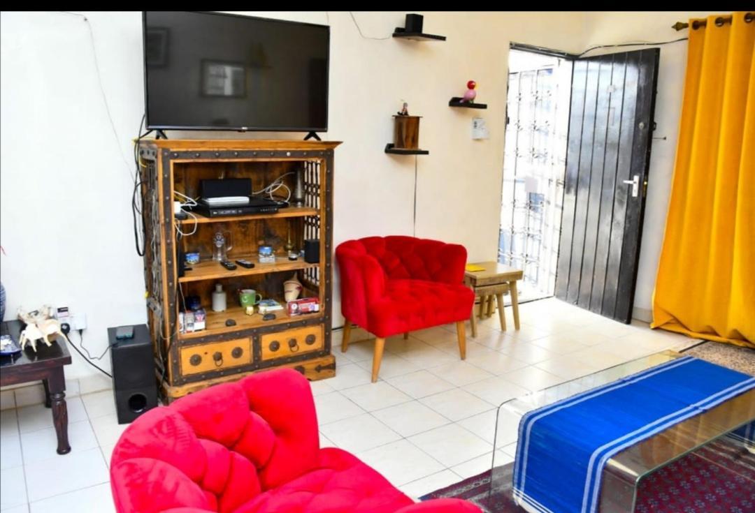 Mavericks Convenient Cozy Loft In Diani'S Cbd Укунда Екстериор снимка