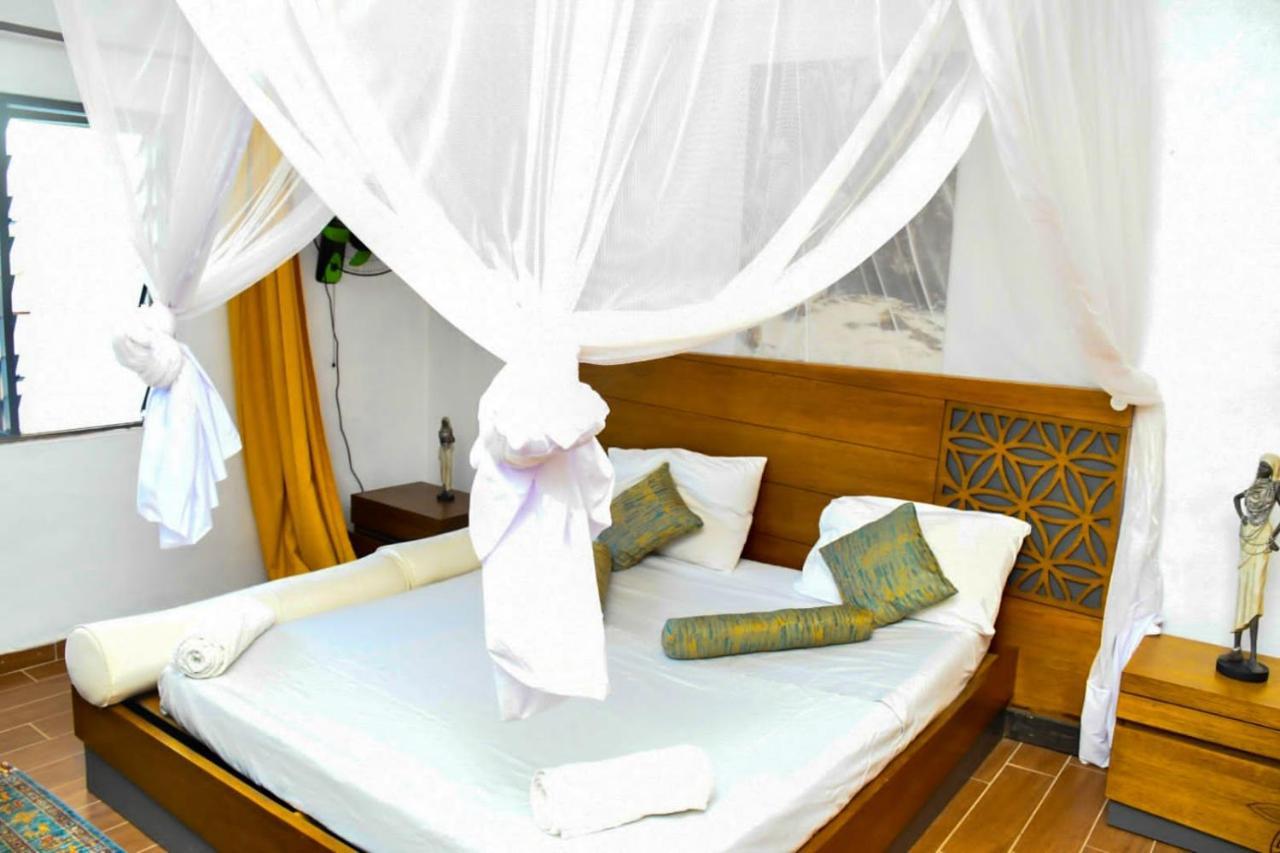 Mavericks Convenient Cozy Loft In Diani'S Cbd Укунда Екстериор снимка
